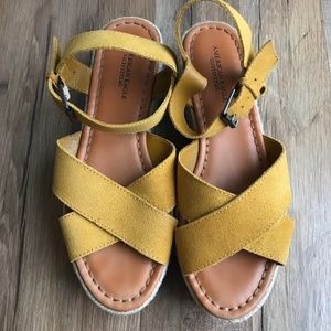 American Eagle Heel Sandal Yellow